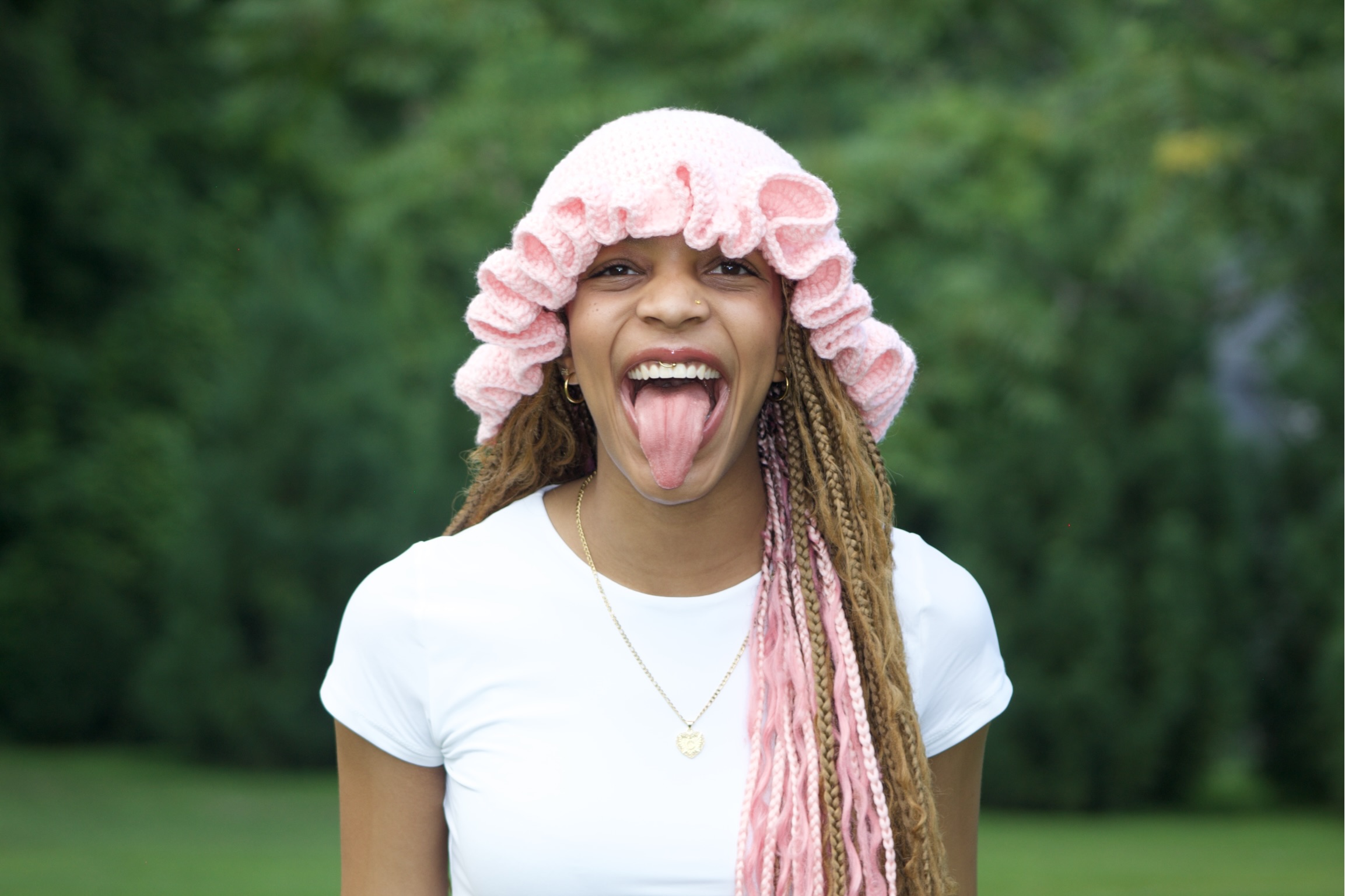 Ruffle hat front view